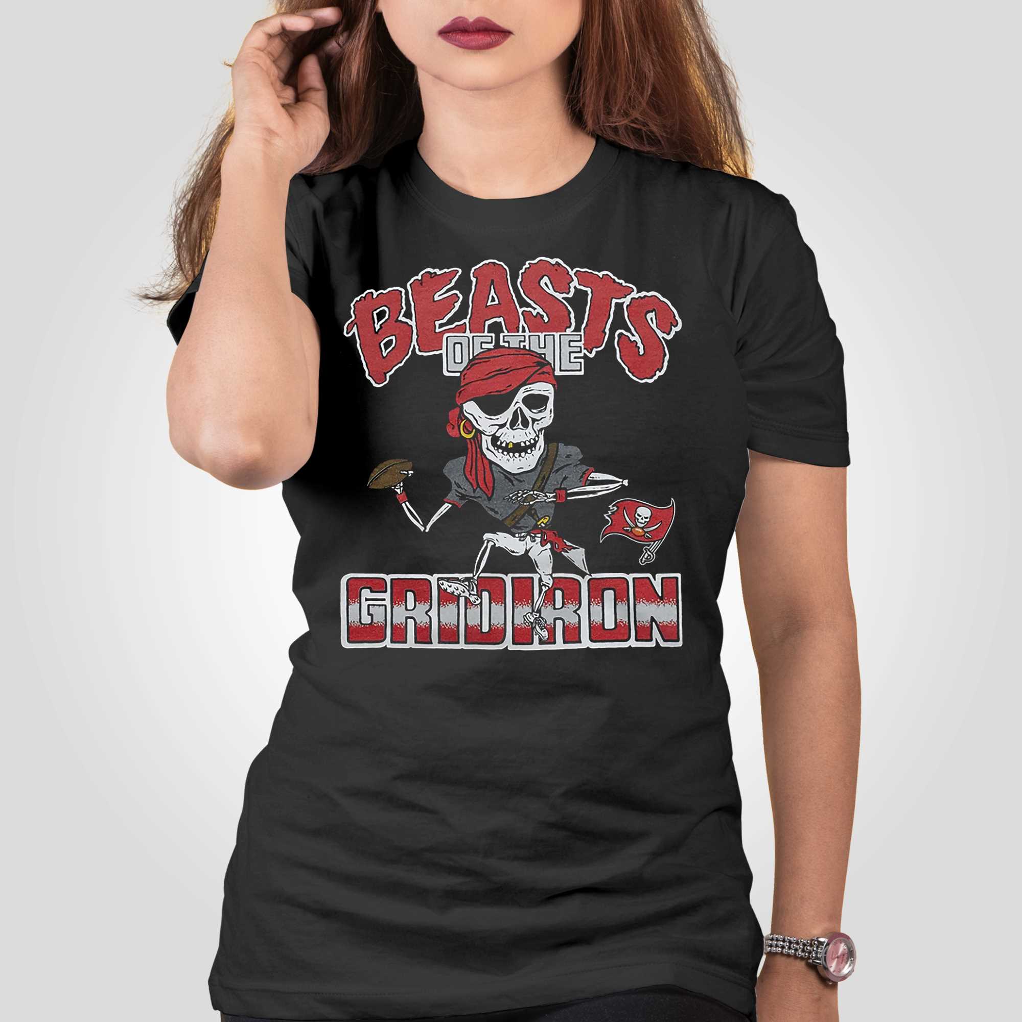 Tampa Bay Buccaneers Beasts Of The Gridiron Shirt Sweatshirt Hoodie