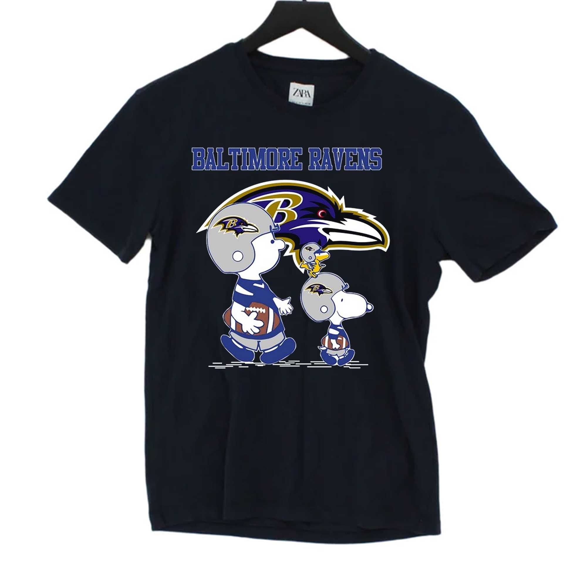 Ravens Snoopy Play Soccer T-shirt